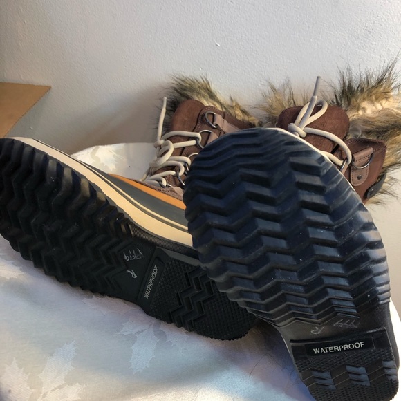 Size 9 Joan of Arc Sorel boots - Picture 5 of 14